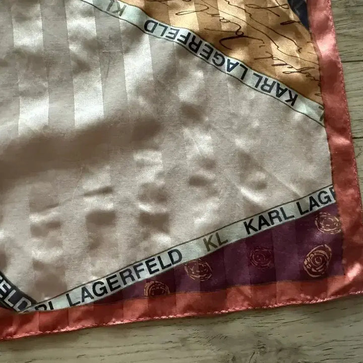 [BUNJANG] Karl Lagerfeld Silk Scarf / 칼 라거펠트 스카프