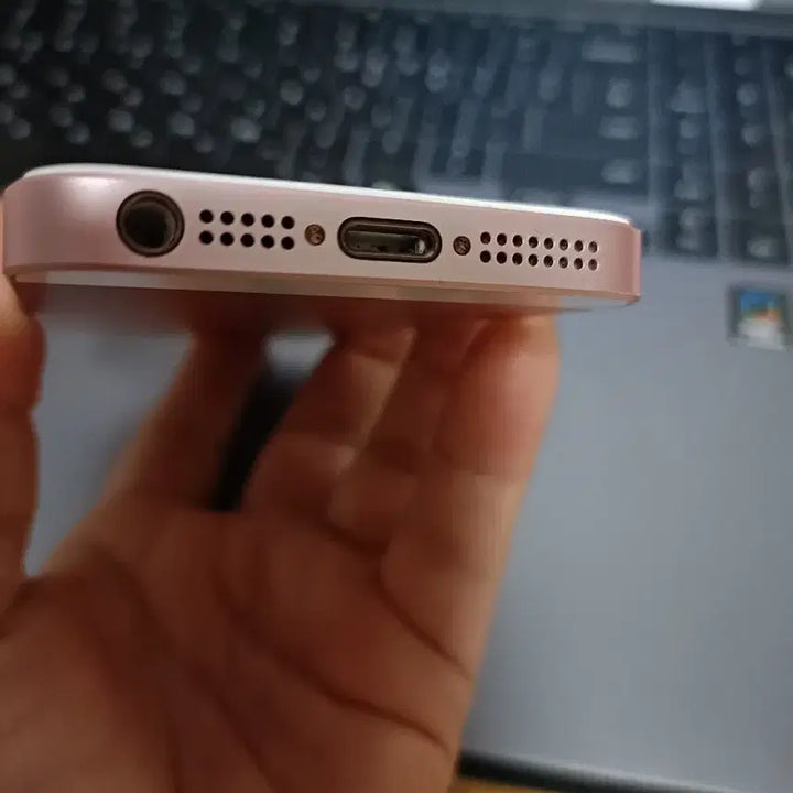 [SOLD OUT] c7. 아이폰 se1 128GB