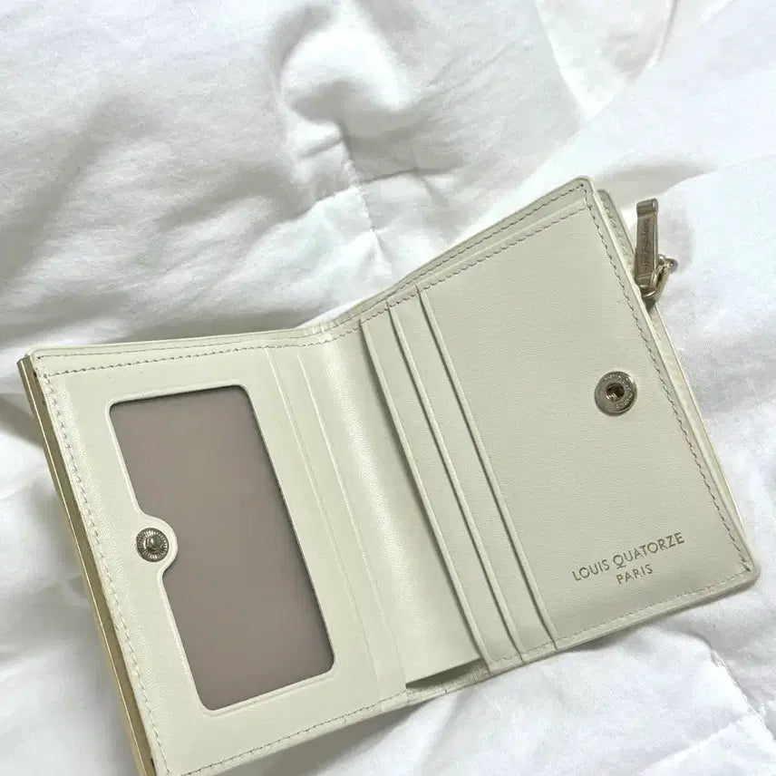 [BUNJANG] Louis Quatorze Ivory White Women&