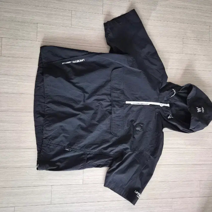 [BUNJANG] Life Work Black Short-Sleeve Windbreaker Jacket (Size 100-105) / 라이프워크 검정색 반팔 바람막이(100~105)