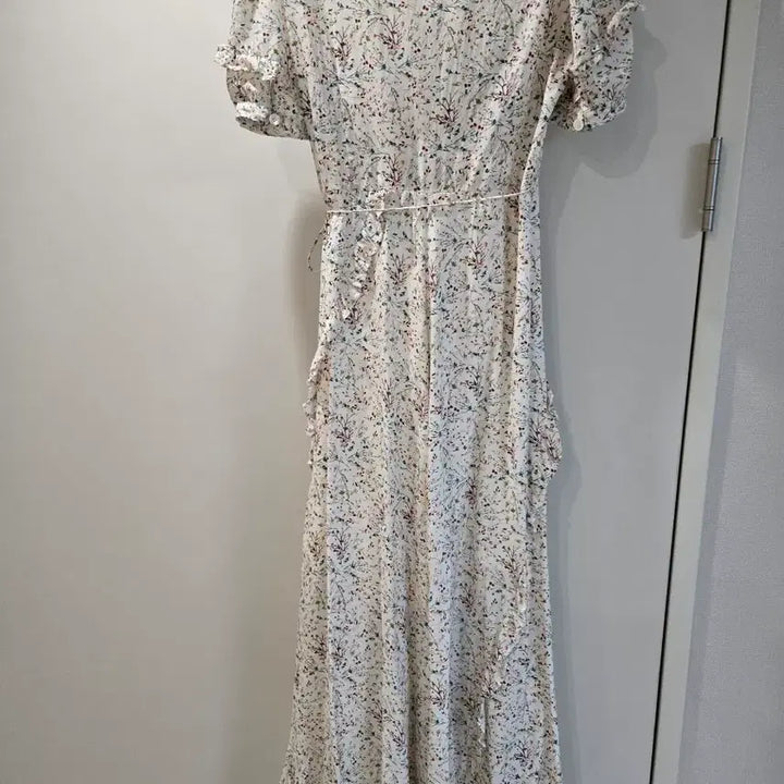 [BUNJANG] Sisley Kim Na-young Wrap Dress Flower Pattern / 시슬리 김나영 원피스