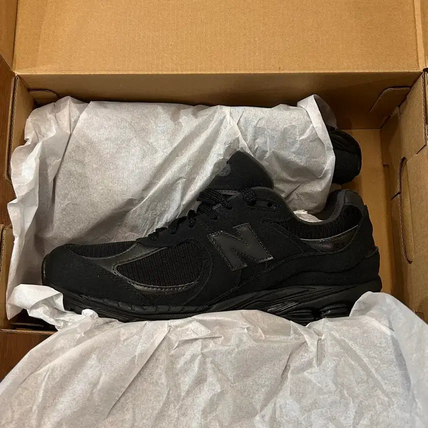 [BUNJANG] New Balance 2002R Black 265 / (미착용)뉴발란스 2002r 블랙 265