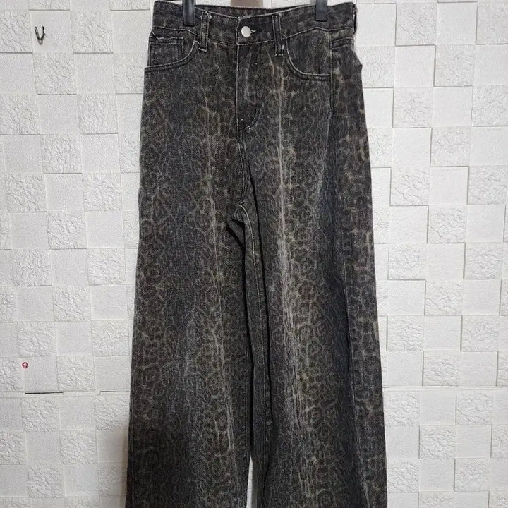 [SOLD OUT] 레오파드 와이드 데님 팬츠