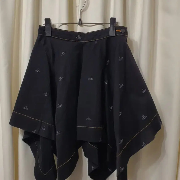 [BUNJANG] Vivienne Westwood Asymmetrical Skirt / 비비안웨스트우드 언발란스 스커트