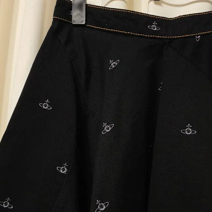 [BUNJANG] Vivienne Westwood Asymmetrical Skirt / 비비안웨스트우드 언발란스 스커트