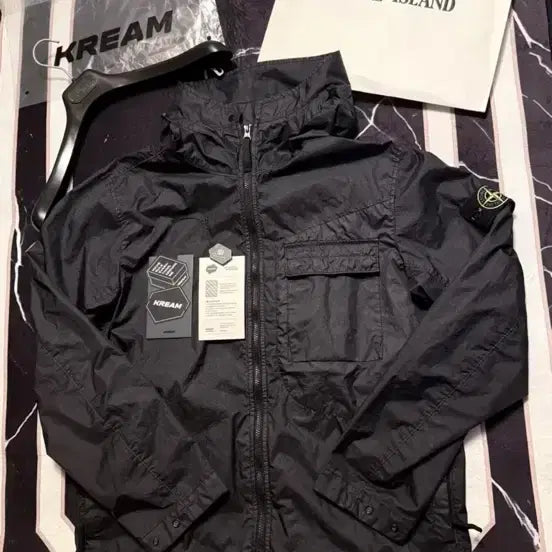 [SOLD OUT] [22SS/M/백화점판] 스톤아일랜드 멤브라나 3L TC 후드 자켓