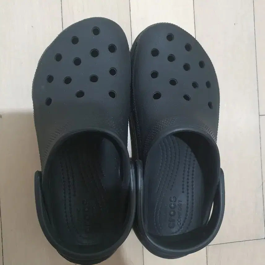 [BUNJANG] Crocs Classic Clog Black W5 Shoes / 크록스 클래식 클로그 블랙 w5 상태 굿!