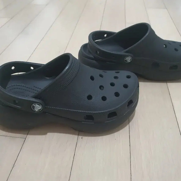 [BUNJANG] Crocs Classic Clog Black W5 Shoes / 크록스 클래식 클로그 블랙 w5 상태 굿!