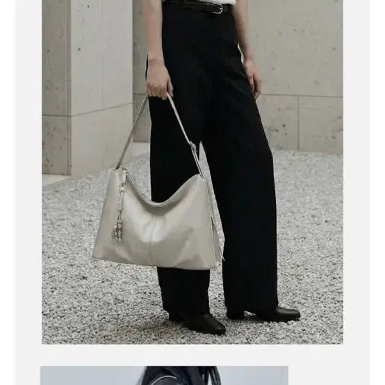 [BUNJANG] Hazzys Genuine Leather Hobo Bag M Size / [새상품] 헤지스 소가죽 숄더백 M 사이즈 (정가398,000)