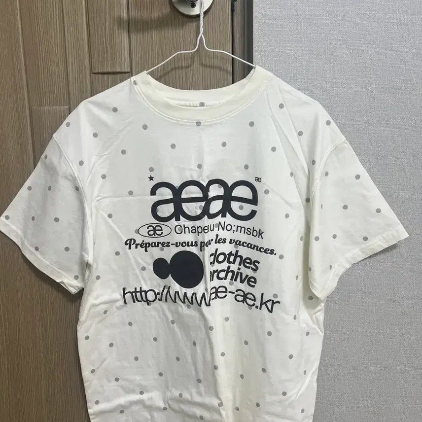 [BUNJANG] aeae Dot Short Sleeve T-Shirt Cream / aeae 에이에이이 도트 반팔 티셔츠 크림