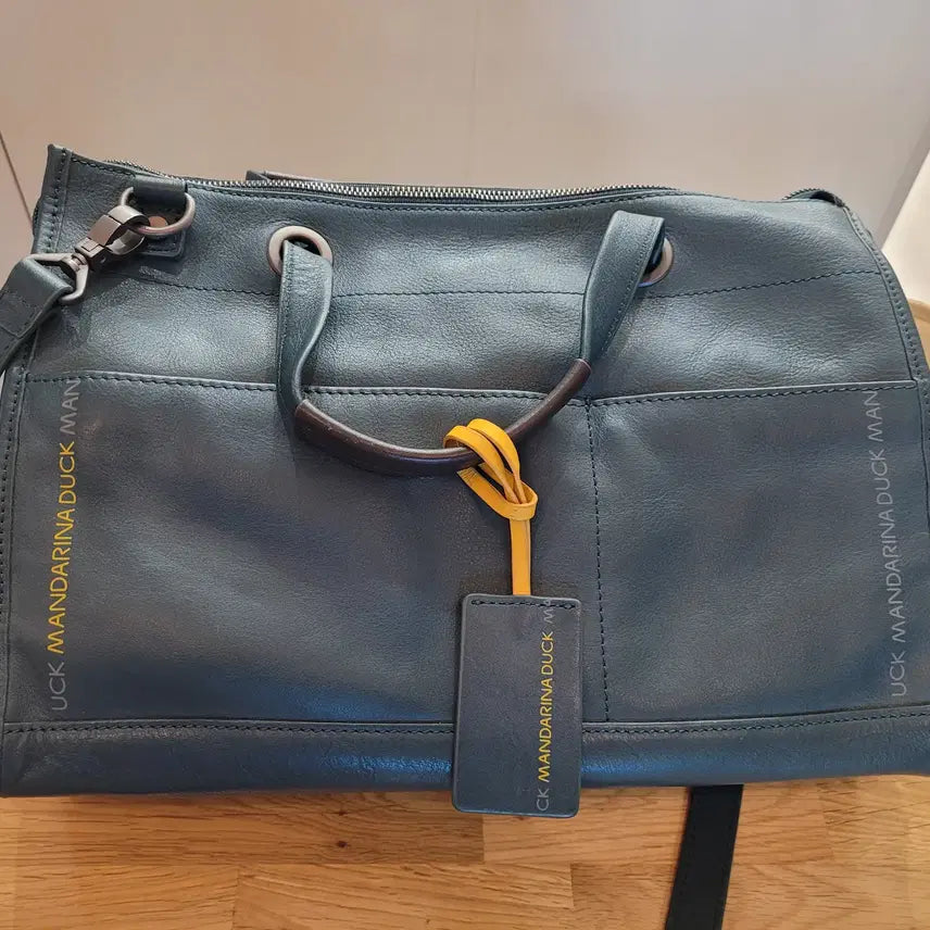 [BUNJANG] Mandarina Duck Leather Crossbody Bag / 만다리나덕 가죽 가방