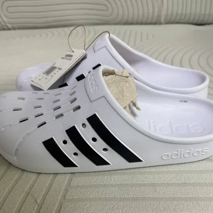 [SOLD OUT] [새상품] 아디다스 아딜렛 클로그 285