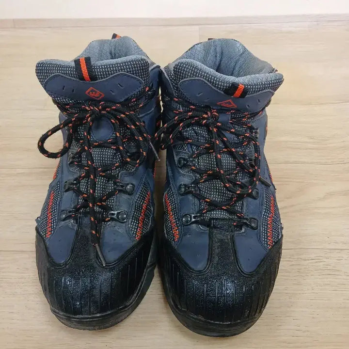 [BUNJANG] Pro-Worldcup Hiking Boots 265 / 등산화 프로월드컵 265