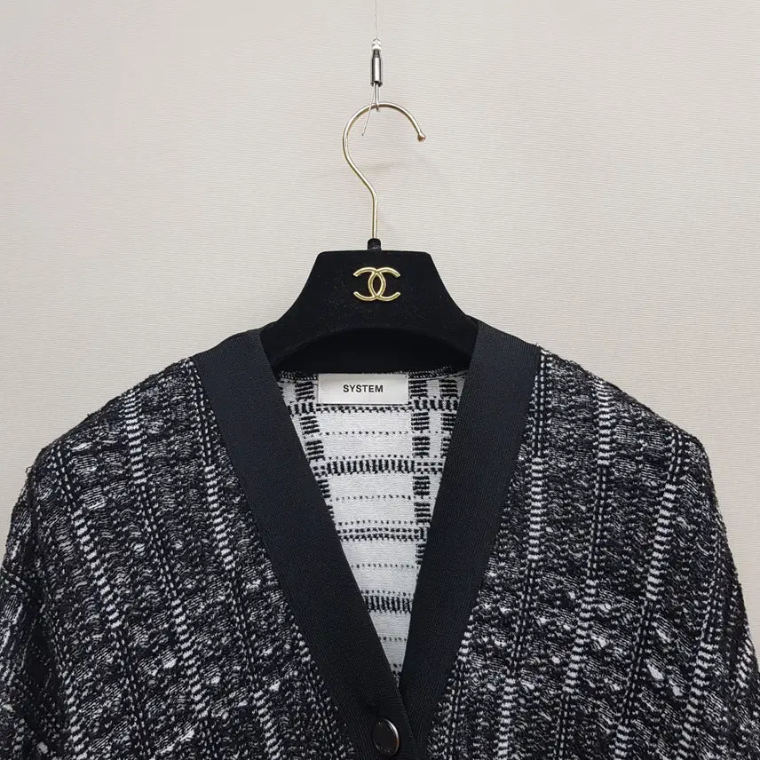 [BUNJANG] System 2021 Pattern Color-Block V-Neck Cardigan / 한섬 시스템 2021 패턴 배색 브이넥 가디건  F사이즈