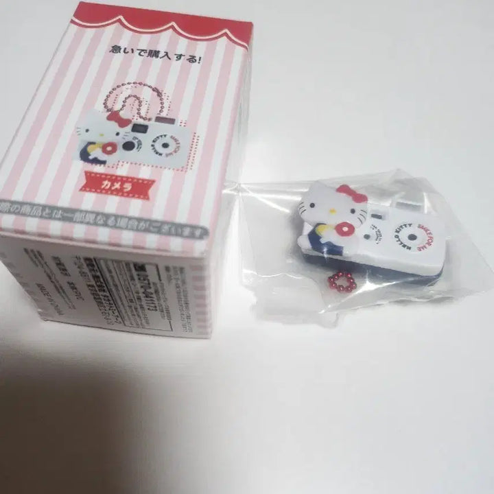 [BUNJANG] Hello Kitty Camera Figure Keychain New / 헬로키티 카메라 피규어 키링 새상품