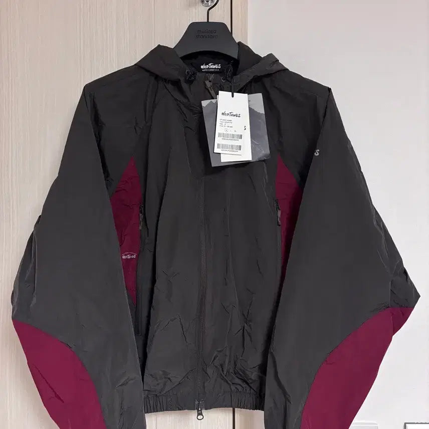 [BUNJANG] Wildthings Packable Windbreaker Jacket (Size M/95-100) / 새상품) M(95~100) 와일드띵스 패커블 바람막이