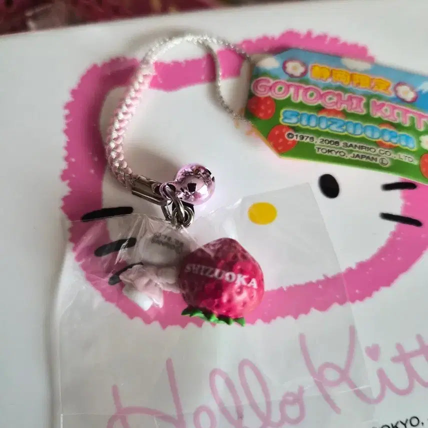 [BUNJANG] Classic Kitty Strawberry Request Strap / 고전키티 딸기요청 스트랩