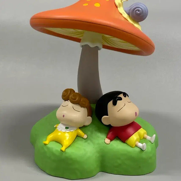 [BUNJANG] Crayon Shin-chan Mushroom Mood Lamp (Unsealed) / 짱구 피규어 버섯 무드등(개봉품)