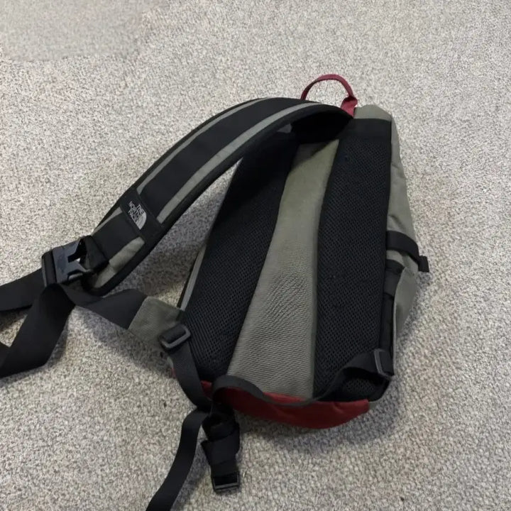 [BUNJANG] The North Face Sling Bag / 노스페이스 슬링백 가방