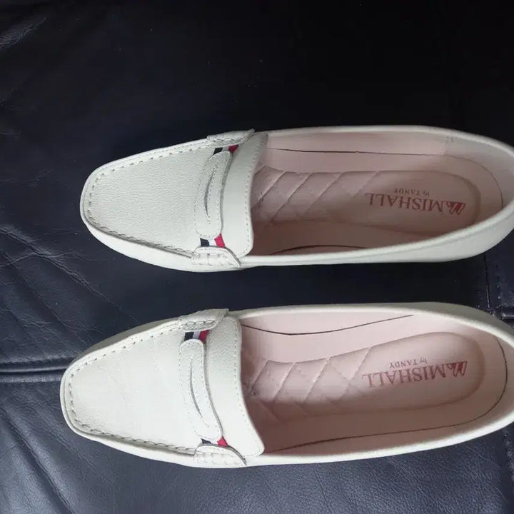 [BUNJANG] Michelle Tandy Flats Ivory Size 235 / 미셸 탠디 단화 235