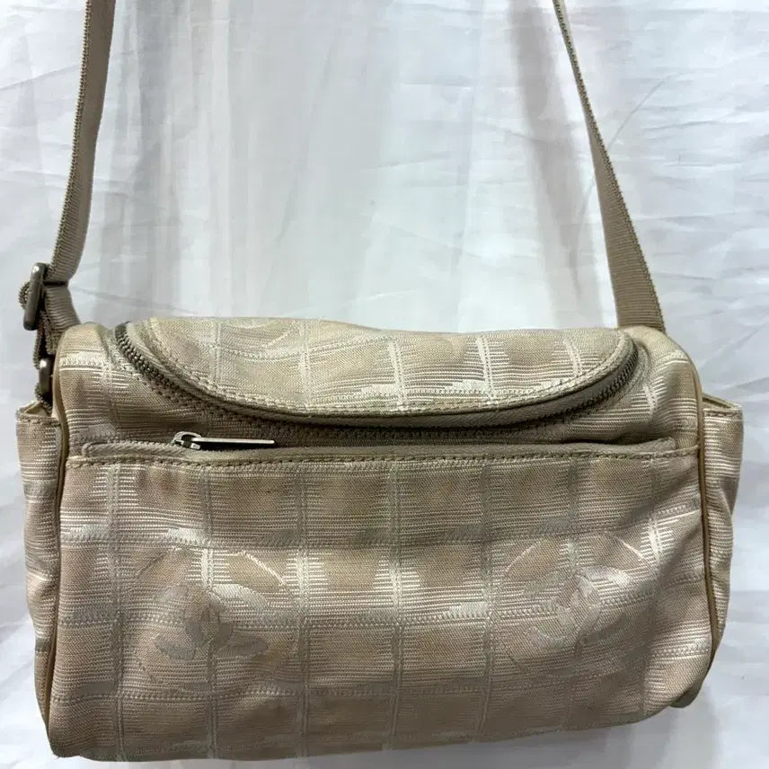 [BUNJANG] 샤넬 패브릭 베이지 숄더 크로스백(정품) / 샤넬 패브릭 베이지 숄더 크로스백(정품)