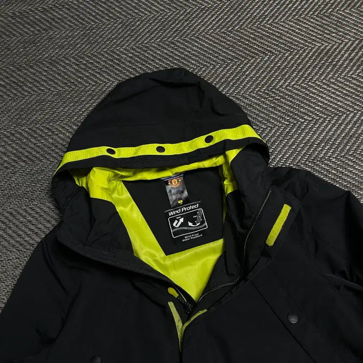 [SOLD OUT] 맨체스터 유나이티드 오피셜 윈드 바람막이 자켓o 5387