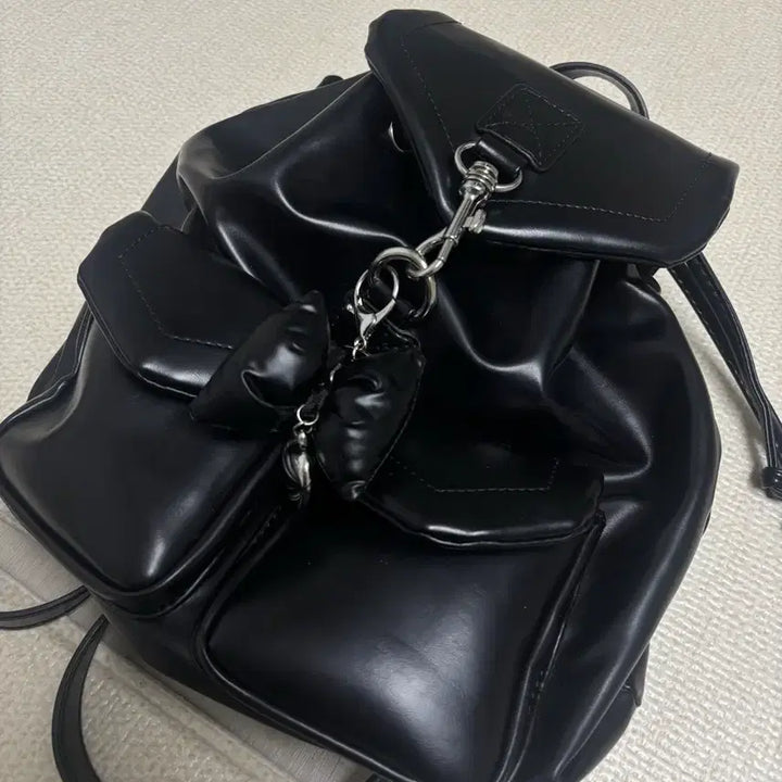 [SOLD OUT] 글로시 복조리 백팩 레더 보부상가방