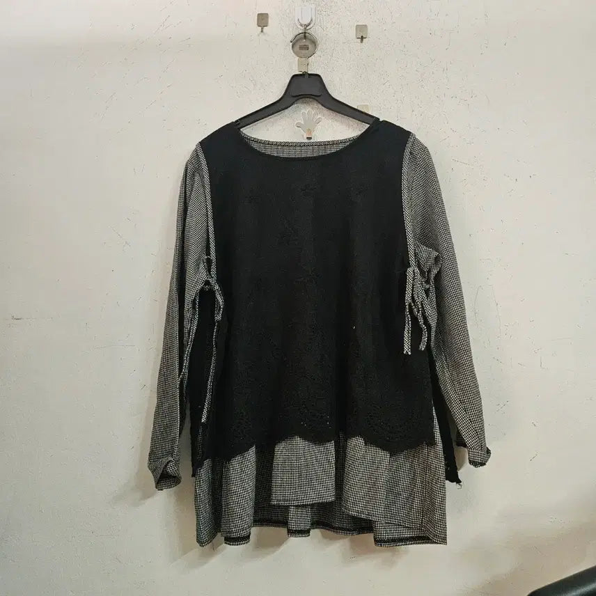 [BUNJANG] 체크 믹스 블랙 레이어드 블라우스 / 체크 믹스 블랙 레이어드 블라우스