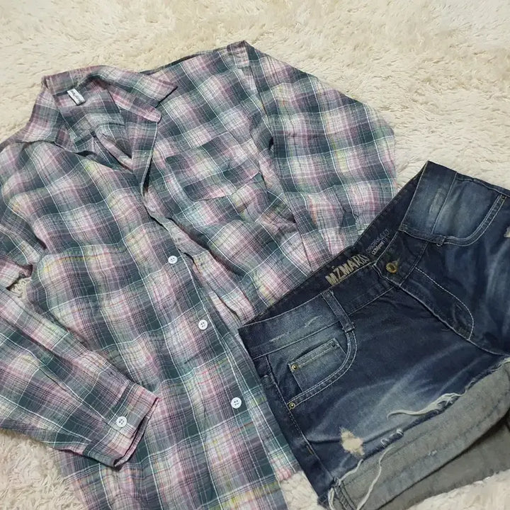 [BUNJANG] IU Style Checkered Shirt and Denim Shorts Set / 아이유 스타일/일괄가격/여름에 입기 좋은 체크 셔츠와 데님 숏팬츠 세트예