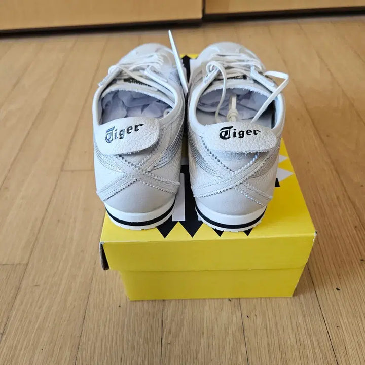 [BUNJANG] Onitsuka Tiger Mexico 66 SD Birch Silver Sneakers / 오니츠카타이거 멕시코66 SD 버치 실버 1183A592-200 새제품