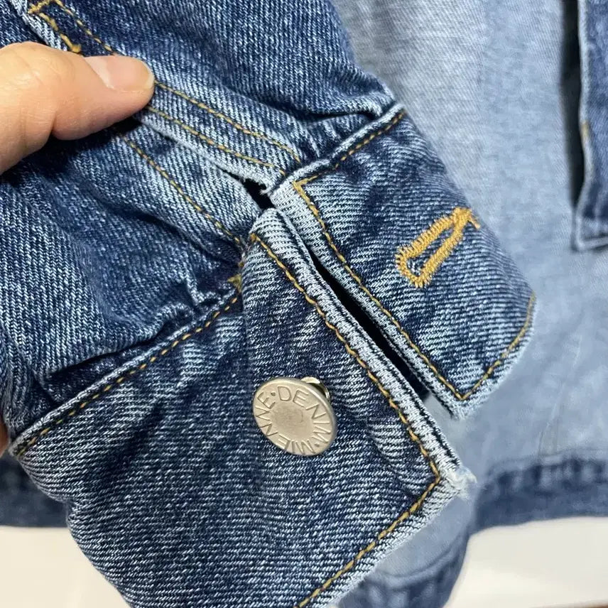 [BUNJANG] Mienne Unique Asymmetrical Denim Jacket / N6261 유니크 언발 청 자켓.mienne.미엔느