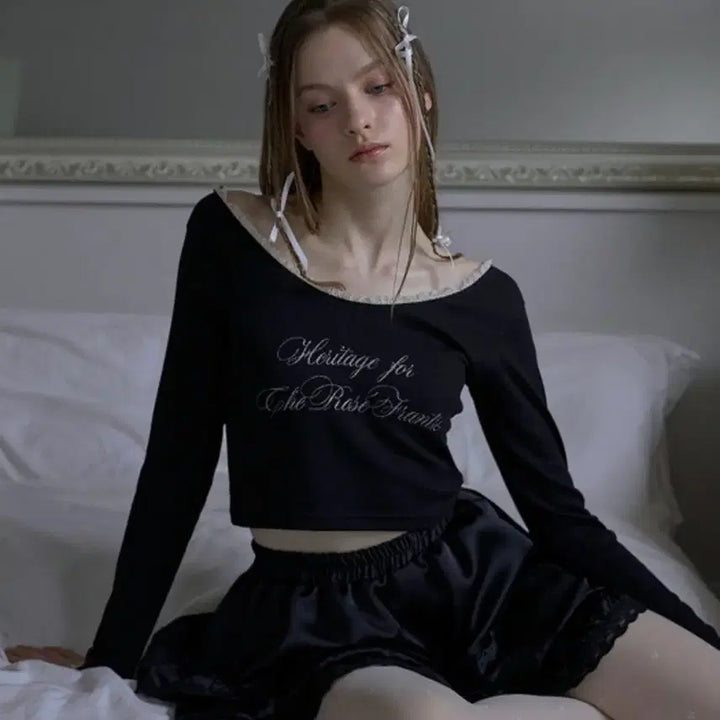 [BUNJANG] Rozefrantz Lace Lettering Long Sleeve Crop Top / 로제프란츠 레이스 레터링 롱슬리브 블랙 아일릿 윤아 착용