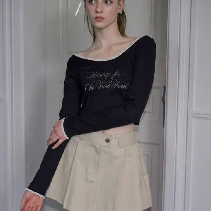 [BUNJANG] Rozefrantz Lace Lettering Long Sleeve Crop Top / 로제프란츠 레이스 레터링 롱슬리브 블랙 아일릿 윤아 착용