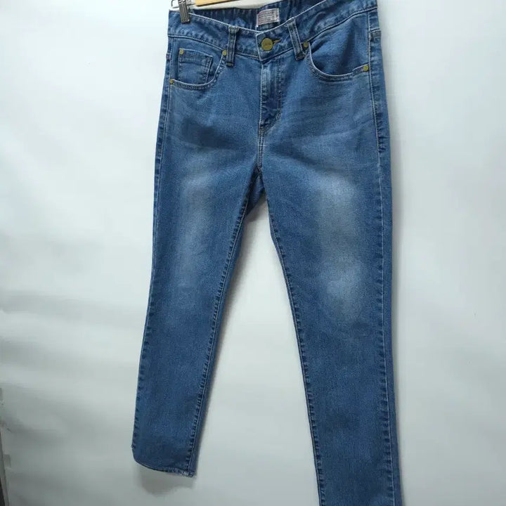 [BUNJANG] Guess Classic Back Logo Patch Denim Pants (29) / 게스 남여공용 클래식 백로고 와펜 중청 데님 팬츠(29)