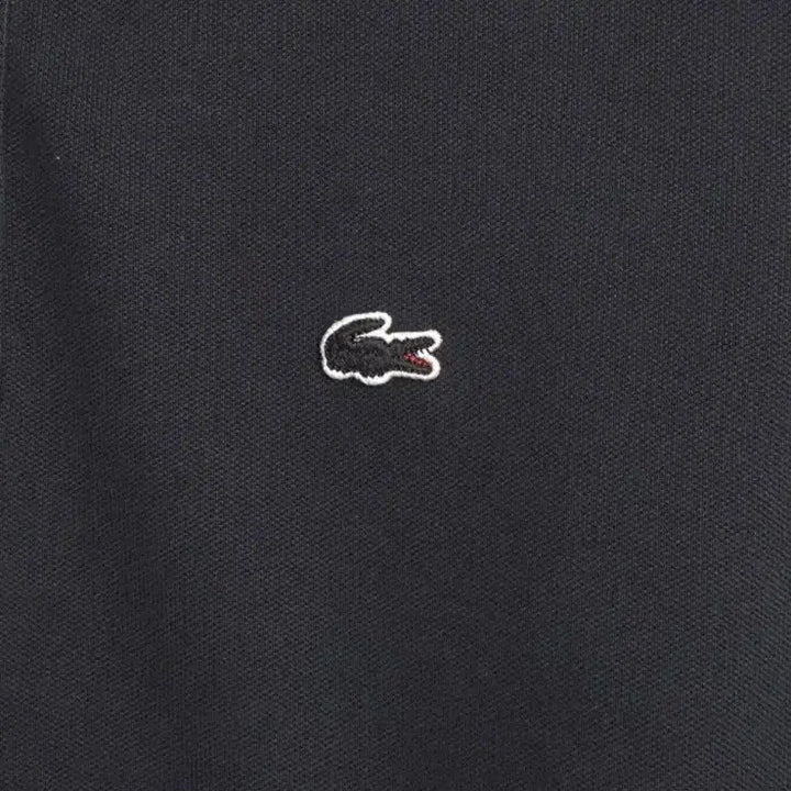 [SOLD OUT] 라코스테 여성 슬림핏 5버튼 카라티 블랙