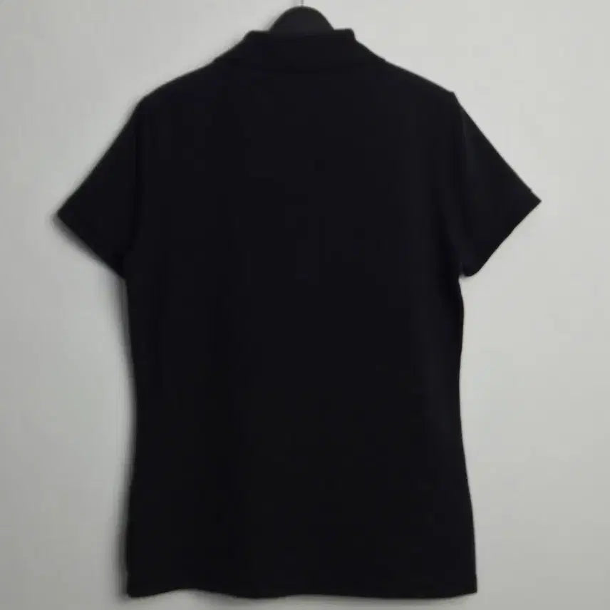 [SOLD OUT] 라코스테 여성 슬림핏 5버튼 카라티 블랙