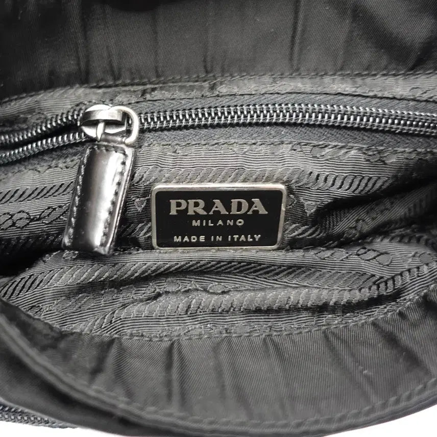 [BUNJANG] Prada Nylon Messenger Bag - Black / [정품]프라다 나일론 크로스백 메신저백 주우재백 _ 001