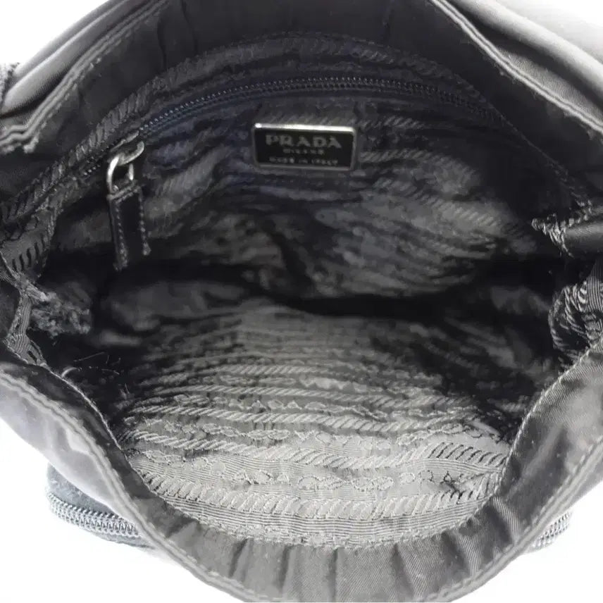 [BUNJANG] Prada Nylon Messenger Bag - Black / [정품]프라다 나일론 크로스백 메신저백 주우재백 _ 001