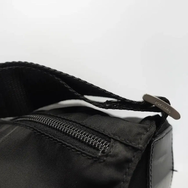 [BUNJANG] Prada Nylon Messenger Bag - Black / [정품]프라다 나일론 크로스백 메신저백 주우재백 _ 001
