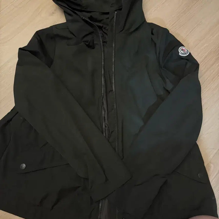[BUNJANG] Moncler Windbreaker 14Y / 몽클레어 바람막이