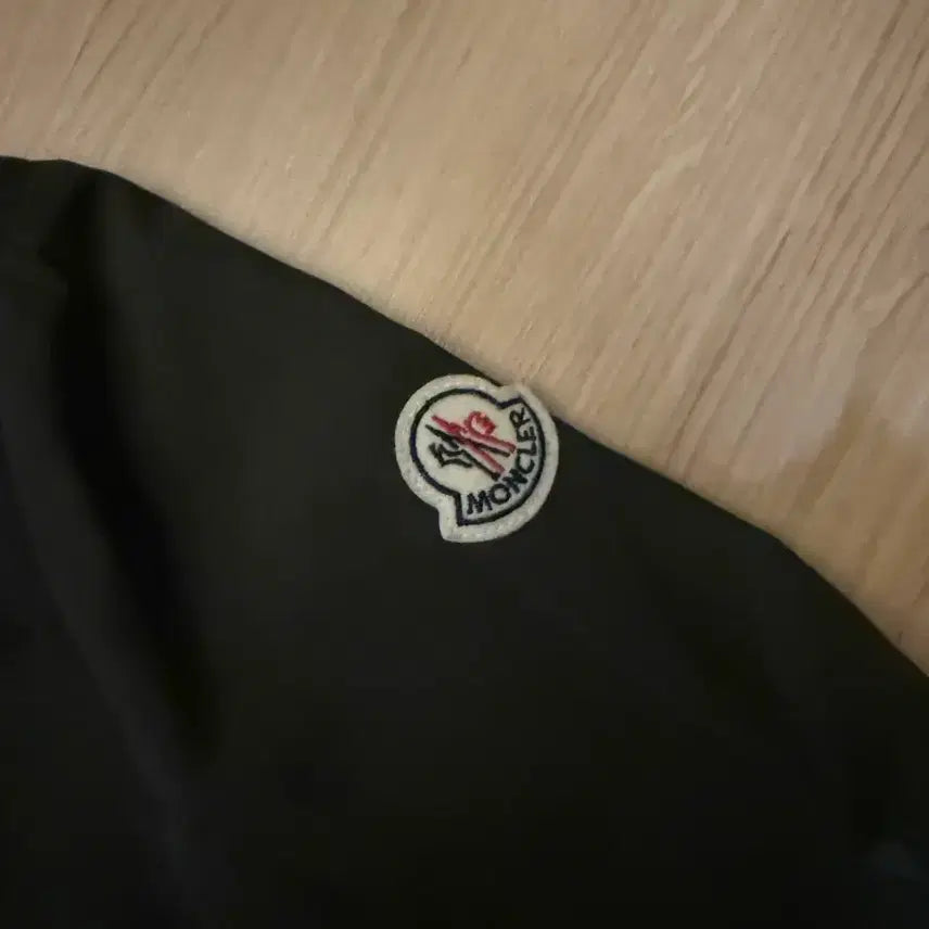 [BUNJANG] Moncler Windbreaker 14Y / 몽클레어 바람막이