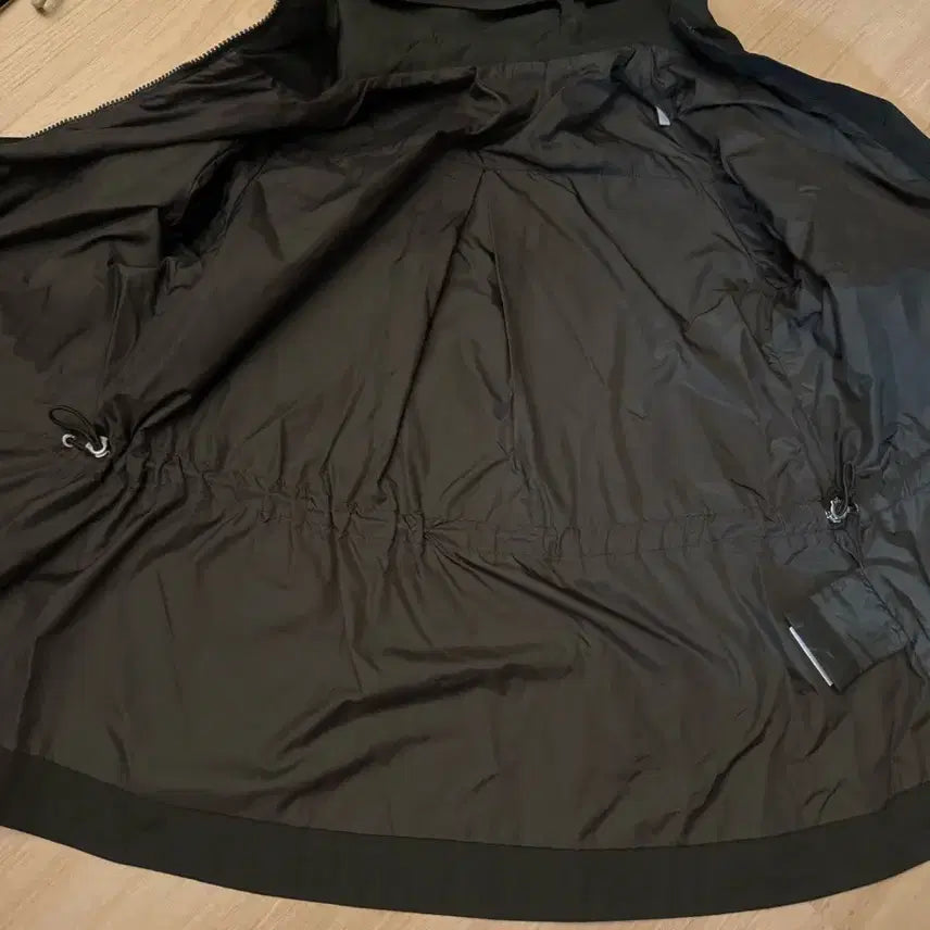 [BUNJANG] Moncler Windbreaker 14Y / 몽클레어 바람막이
