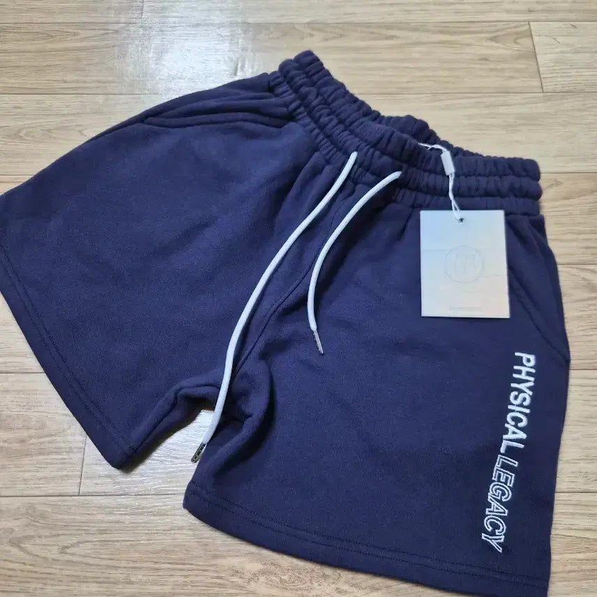 [BUNJANG] Physical Legacy Navy Shorts - New / 피지컬레가시 네이비 반바지 새상품 M