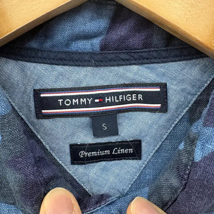 [BUNJANG] Tommy Hilfiger Blue Camo Short Sleeve Shirt (Women&