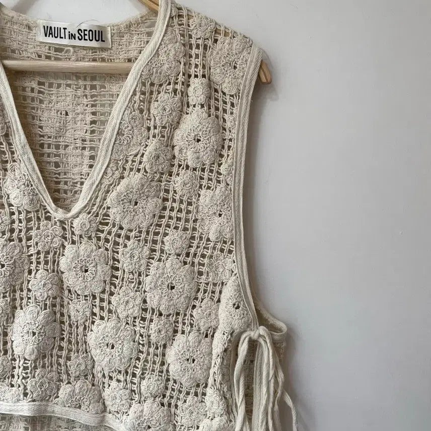 [BUNJANG] VAULT IN SEOUL Crochet Knit Top / VAULT IN SEOUL 크로셰 뜨개 탑
