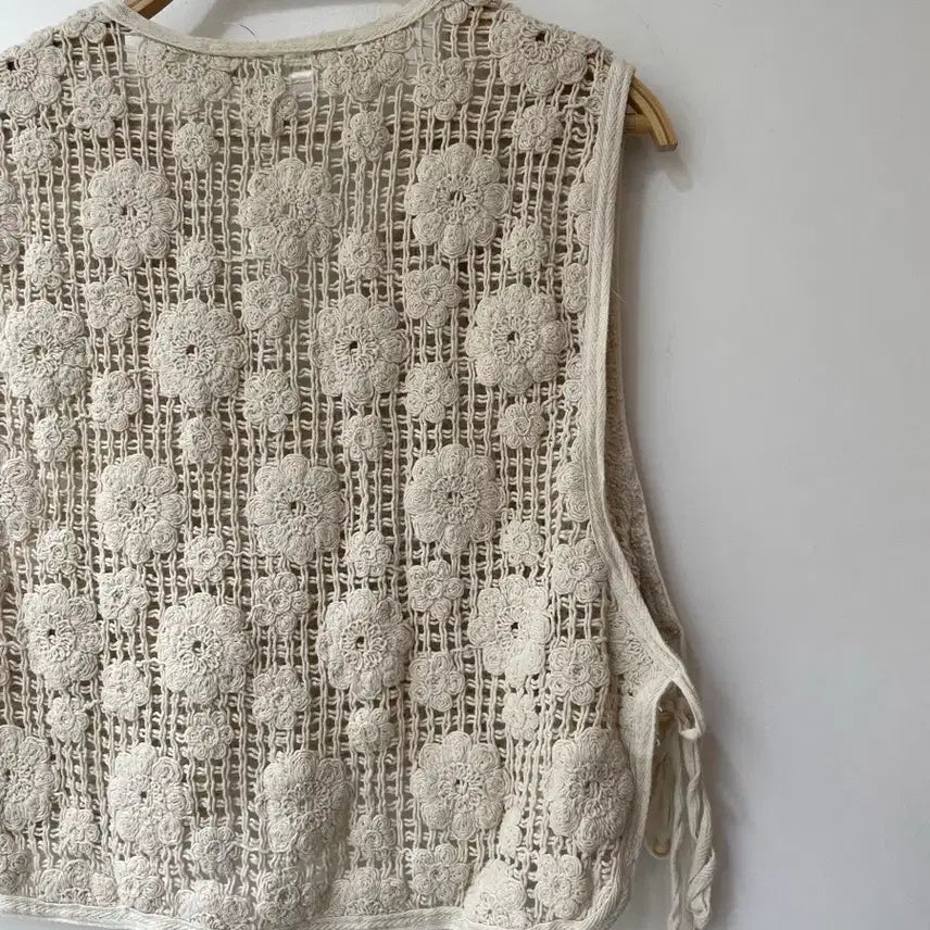 [BUNJANG] VAULT IN SEOUL Crochet Knit Top / VAULT IN SEOUL 크로셰 뜨개 탑