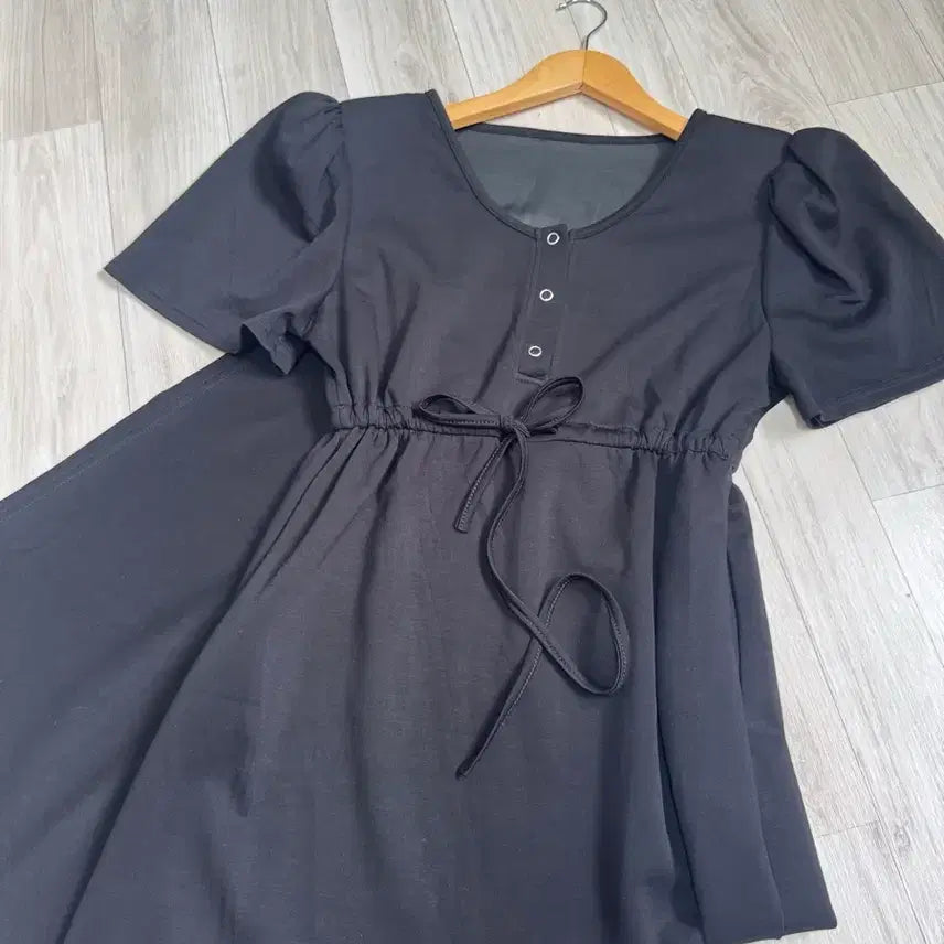 [SOLD OUT] 블랙 셔링 리본 원피스