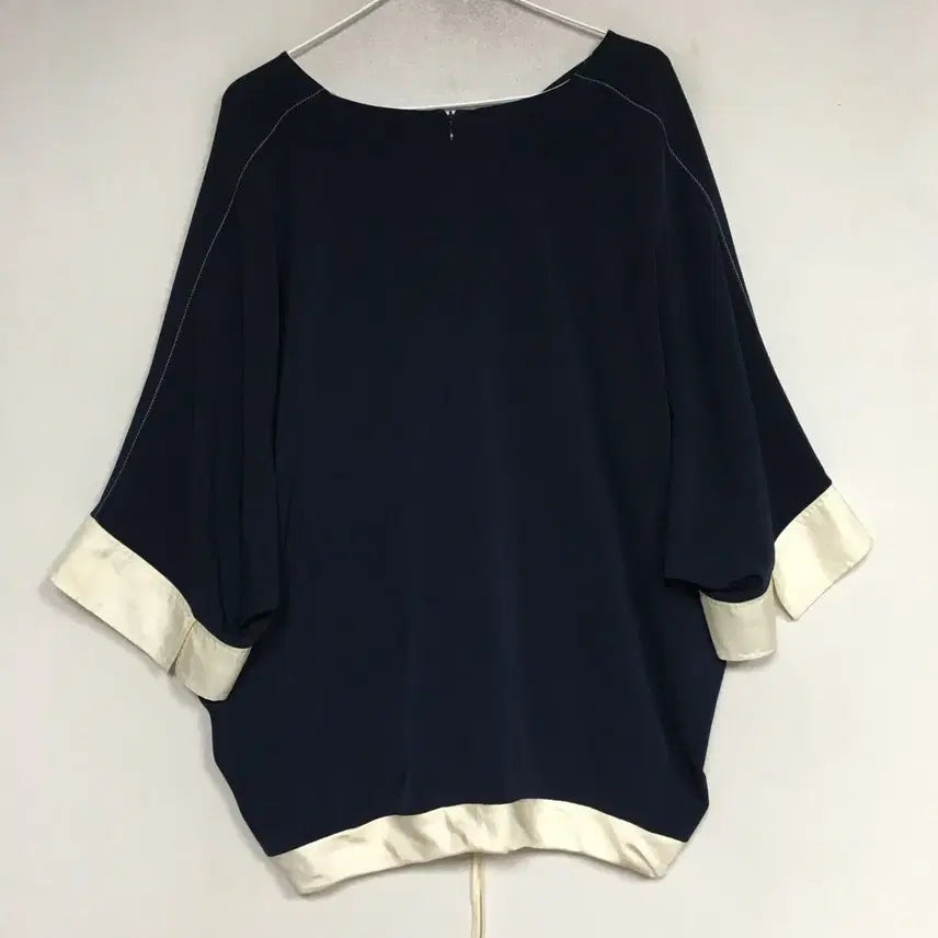 [BUNJANG] Lebeige Loose Fit String Blouse / 르베이지 루즈핏 스트링 블라우스