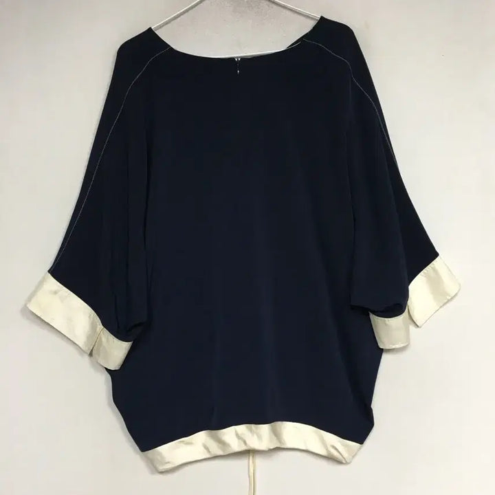 [BUNJANG] Lebeige Loose Fit String Blouse / 르베이지 루즈핏 스트링 블라우스