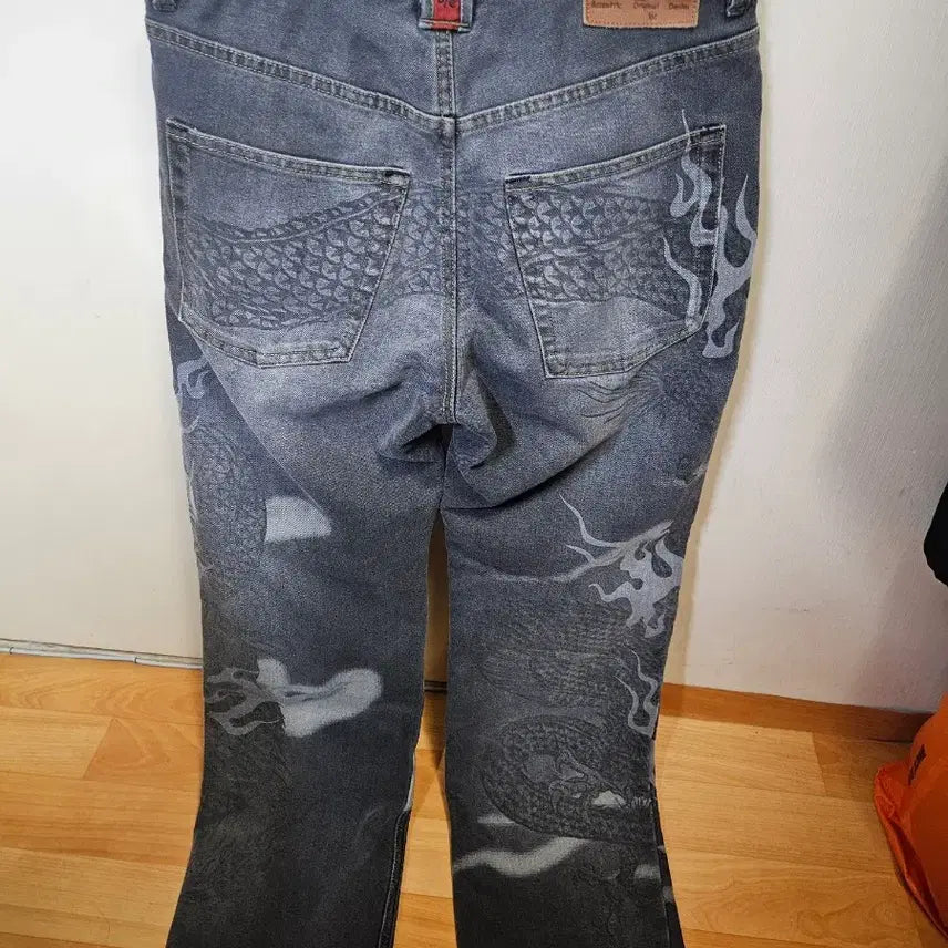 [BUNJANG] KARAKURI TAMASHII Black Dragon Washed Denim Pants / 30~31) 카라쿠리 타마시이 흑룡 워싱 데님 팬츠